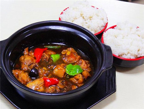 鲁香源黄焖鸡米饭